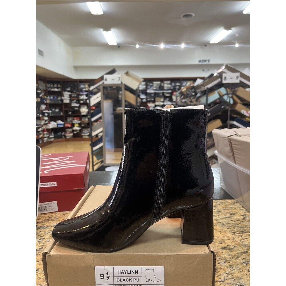 Journee Collection Women's Haylinn Patent Booties Black Size 9.5M - Picture 2 of 6